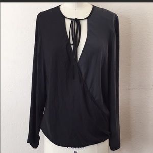 silence + noise black & gray top M